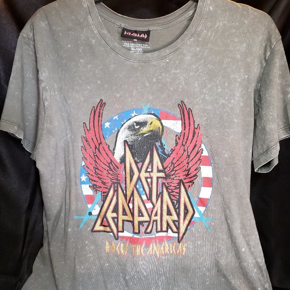 Def Leppard Other - Def Leppard Men's Gray Washed T Shirt (Size XL)